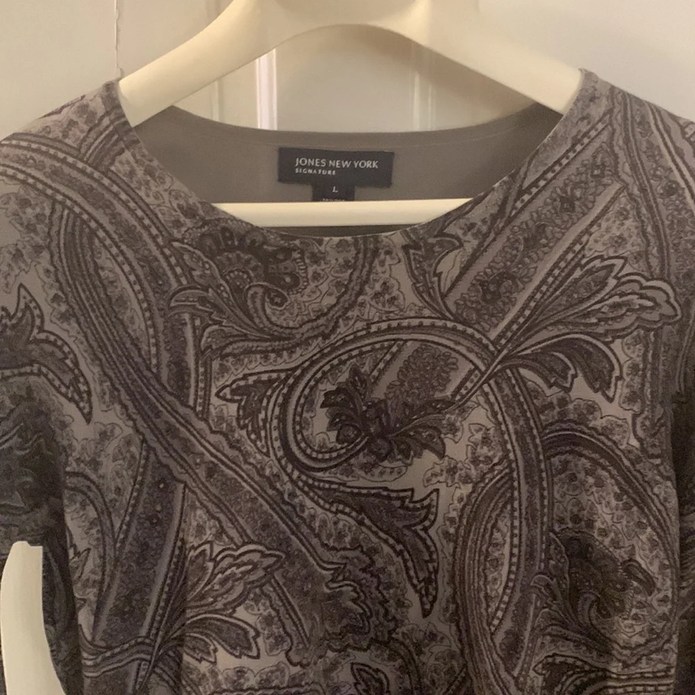 Jones NewYork gray/black paisley sweater - Picture 2 of 3